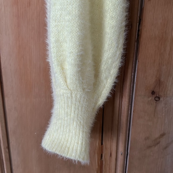 Yellow Crop Sweater - Picture 2 of 3